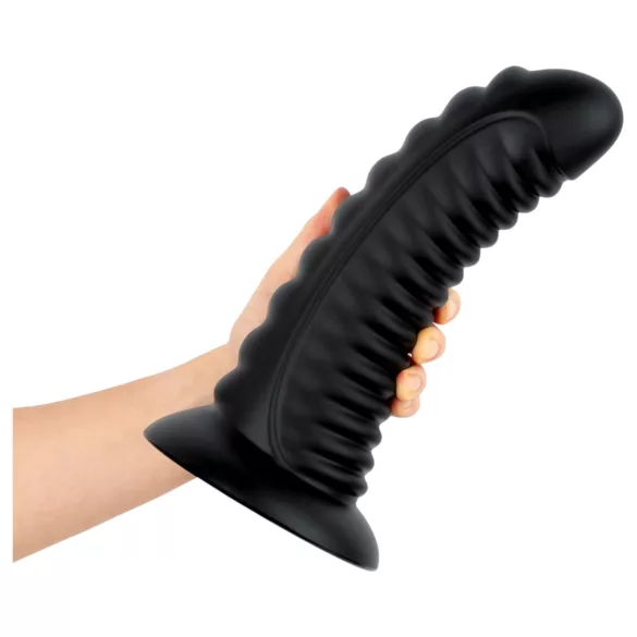 BUTTR Double Ribbed - jättiröyhelöinen anustappi (musta) - 26 cm