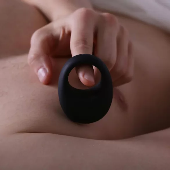 Je Joue Mio - vibro penisrengas - ladattava, vesitiivis - musta
